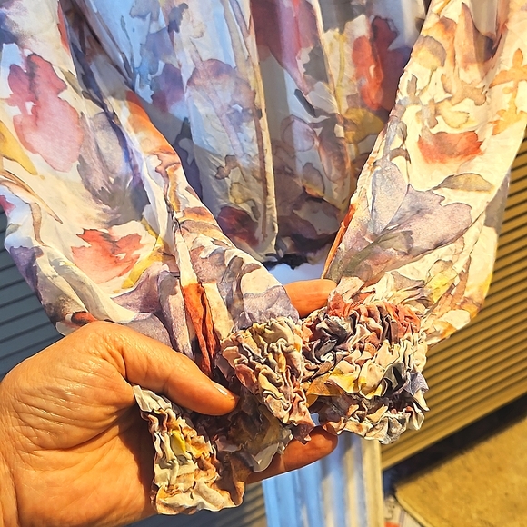 Breezy Silk blouse L / XL, lots of volume, elasticated waist looks great w jeans - Picture 11 of 12